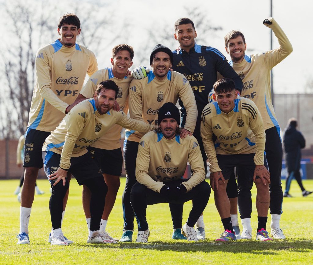 El equipo que pondría Scaloni para enfrentar a Colombia