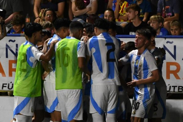 Argentina venció a Valencia y se quedó con el torneo de L`Alcudia