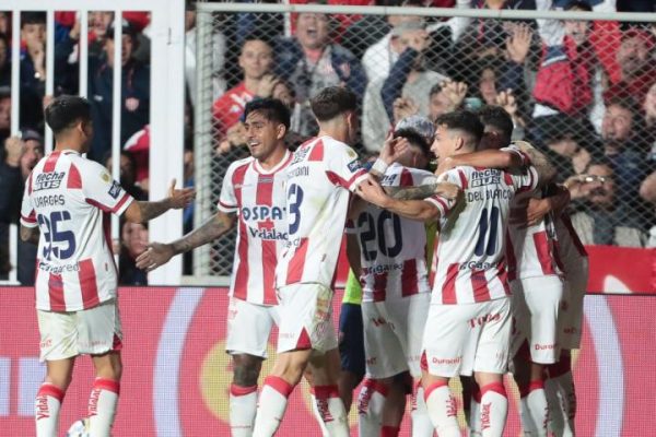 Unión aprovechó un error y cantó victoria ante Estudiantes