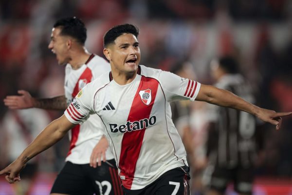 Con un gol de Maxi Salas, River arrancó con una alegría ante Platense
