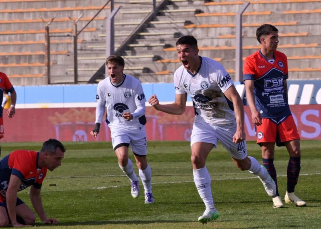 Independiente Rivadavia ganó y avanza en la Copa Argentina
