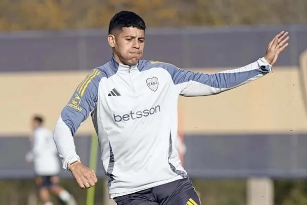 Marcos Rojo otra vez noticia en Boca: no pudo terminar la practica por un problema muscular