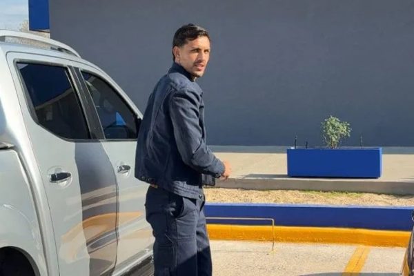 Paredes se hizo la revisión medica y este jueves será presentado en la Bombonera