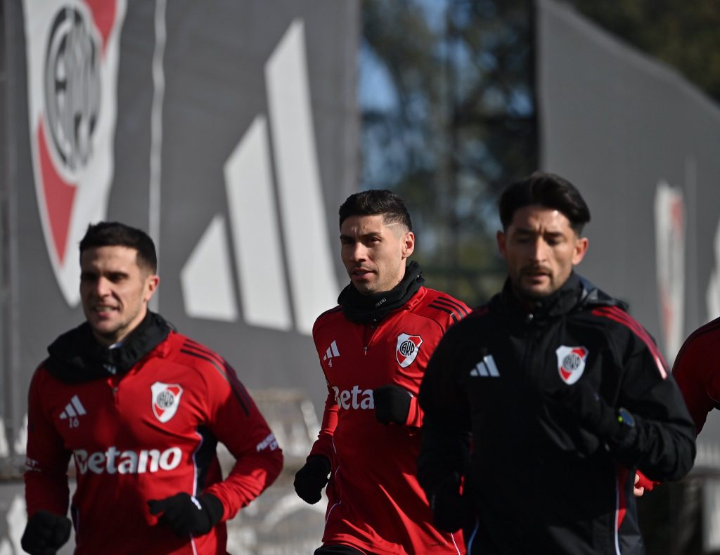 A la espera de Salas y más refuerzos, River volvió a los entrenamientos