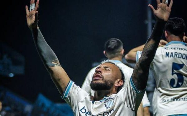 Con un golazo de Vergara, Racing venció a Belgrano