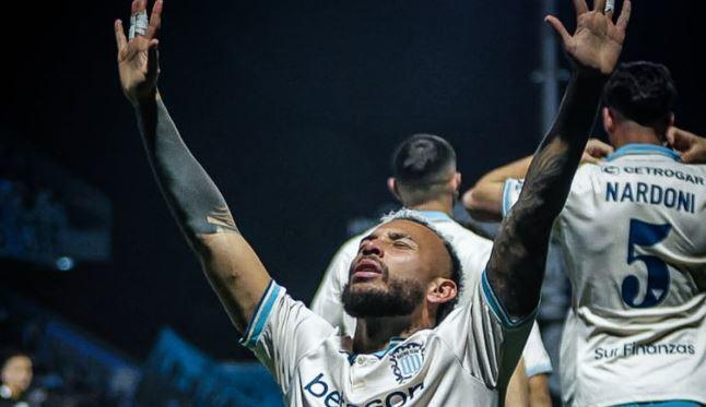 Con un golazo de Vergara, Racing venció a Belgrano