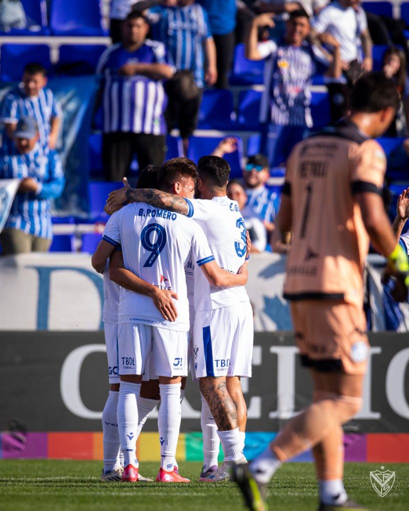Vélez va Sigilosamente y con firmeza