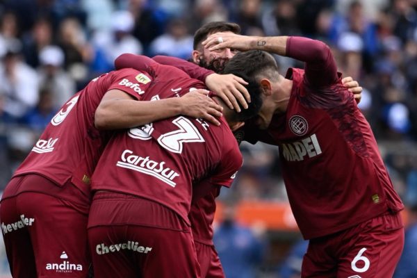 Lanús se lo dio vuelta a Gimnasia y se prende en la pelea