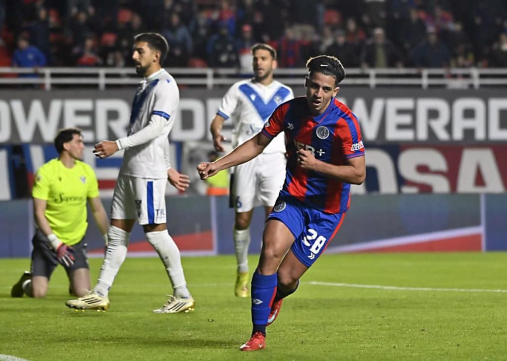 San Lorenzo venció a Vélez y quedó como único líder de la Zona B