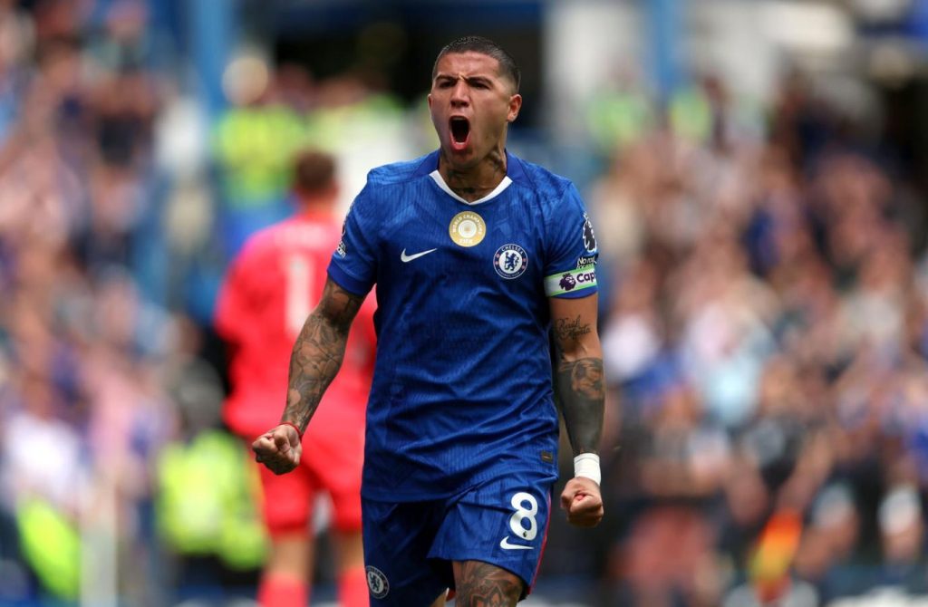 Con un gol de Enzo Fernández, Chelsea derrotó a Fulham y trepó a la cima de la Premier League