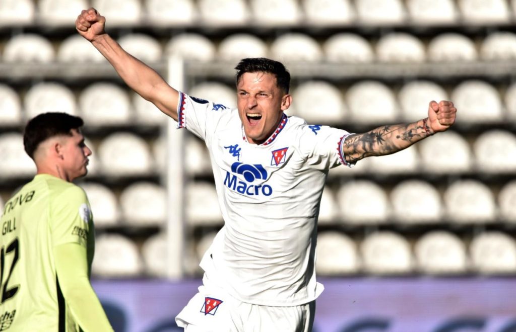 Tigre aprovechó un error de San Lorenzo y sigue en la Copa Argentina