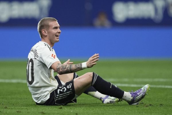 Con Mastantuono de titular, Real Madrid goleó a Real Oviedo