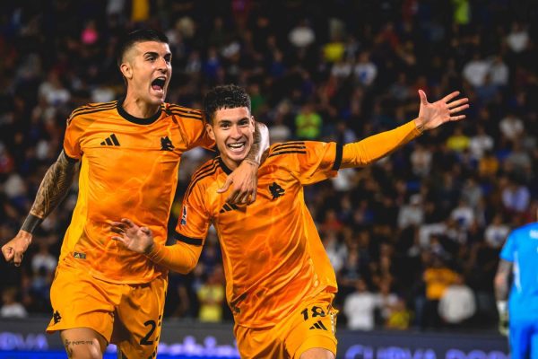 Con un golazo de Soulé, Roma venció a Pisa y es líder en la Serie A