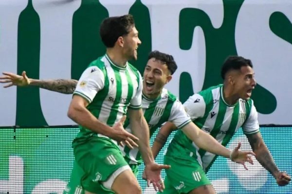 Banfield quiere despegarse del descenso frente a Tigre