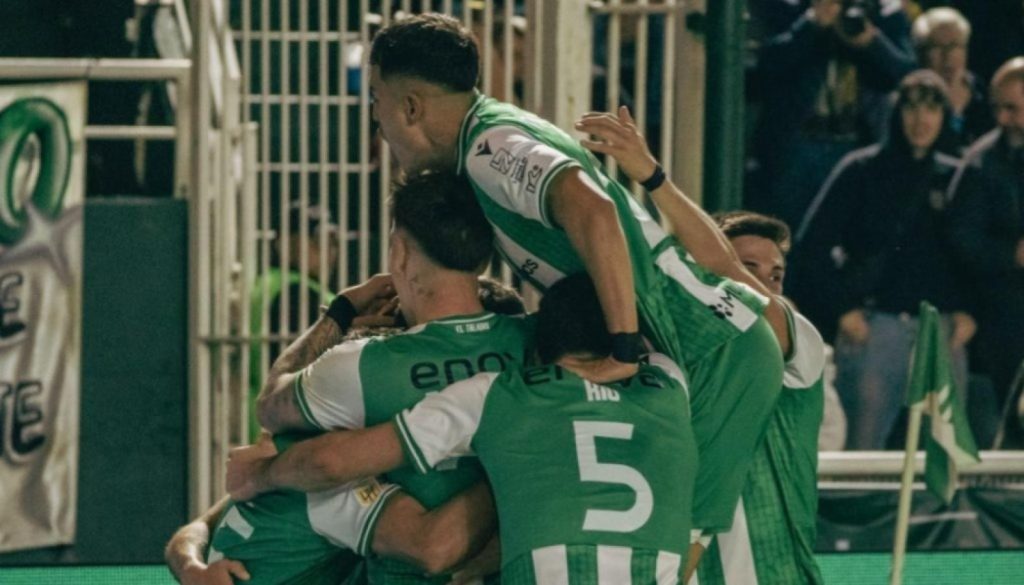 Banfield derrotó a Tigre y le escapa al descenso
