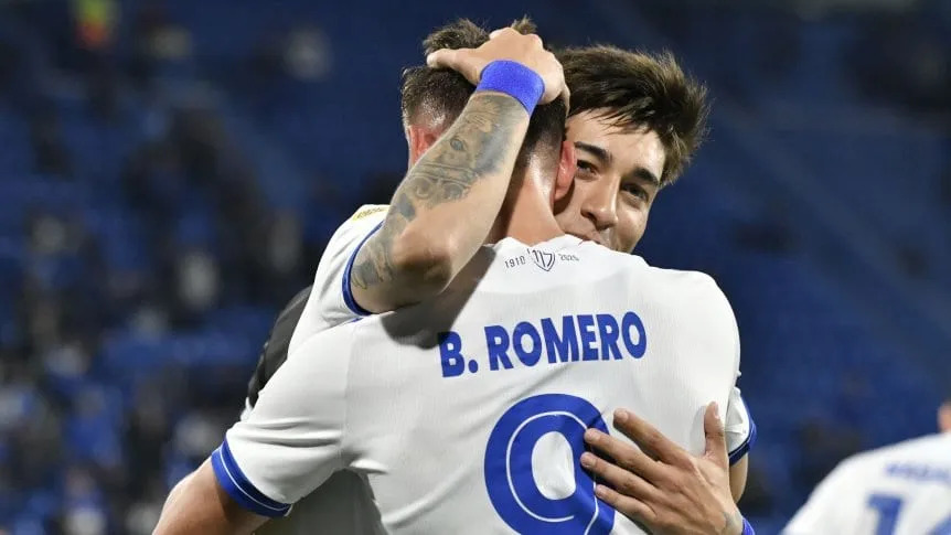 Vélez goleó a Lanús y quedó en lo más alto de la Zona B