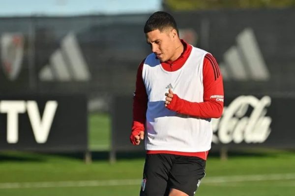 Pensando en Independiente, Gallardo probó con Quintero de titular