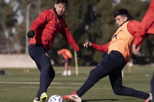 Alivio en Independiente: Loyola sufrió un golpe y llegaría al duelo frente a River