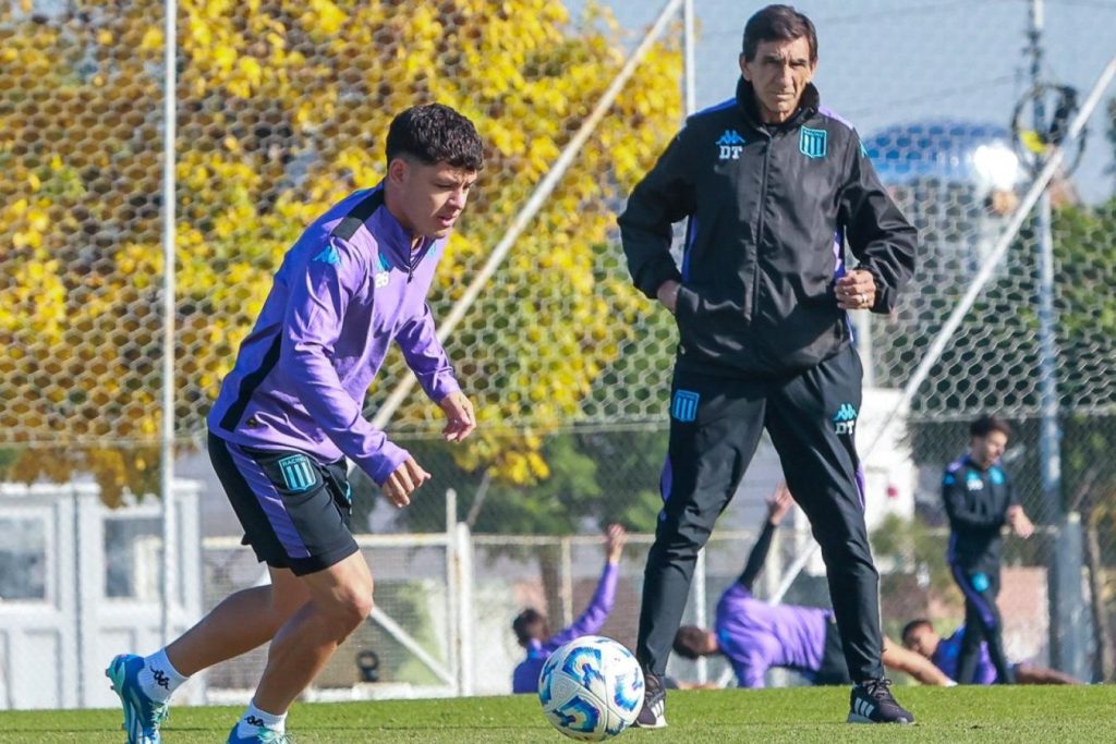 Costas espera por Arias para definir el equipo que visitará a Boca