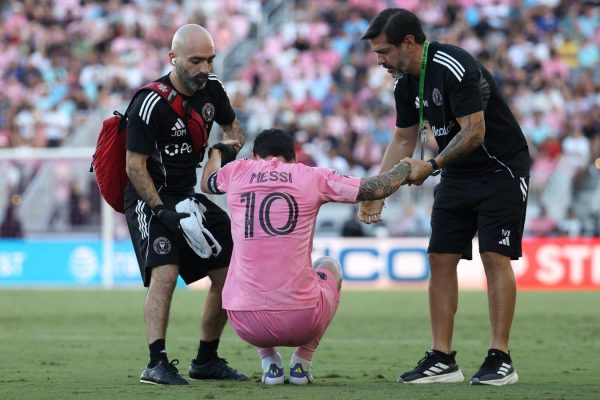 Confirmado: Messi sufrió una lesión muscular ante Necaxa
