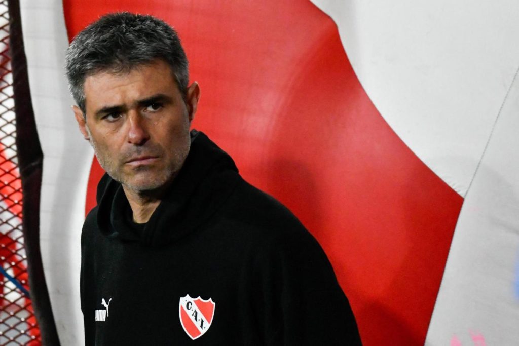 Independiente quiere volver al triunfo ante el urgido Instituto