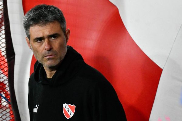 Independiente quiere volver al triunfo ante el urgido Instituto