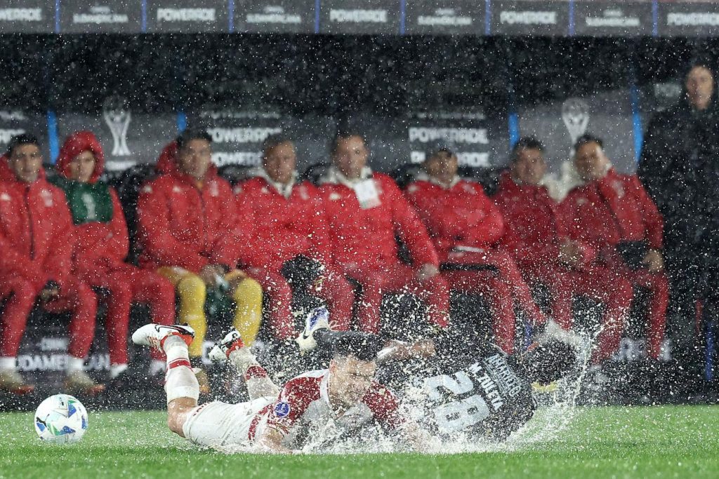 Huracán no pudo revertir la serie ante Once Caldas y se despidió de la Sudamericana