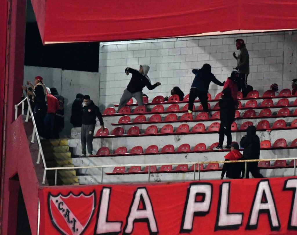 La primera sanción que sufrió Independiente por los incidentes ante Universidad de Chile