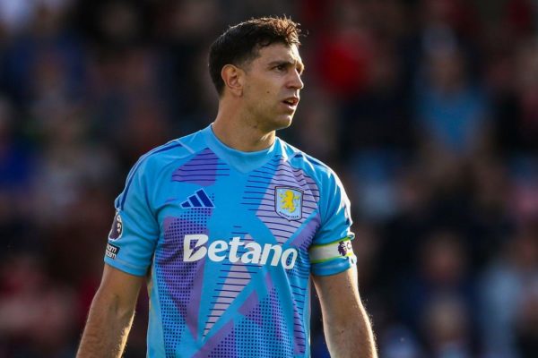 Unai Emery habló sobre Dibu Martínez: “Que se quede son buenas noticias”