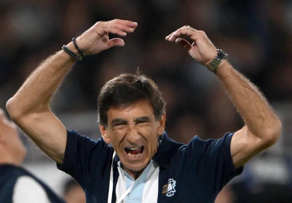 Costas: “Estoy contento y orgulloso por este equipo, pero tenemos que pensar que todavía no ganamos nada”