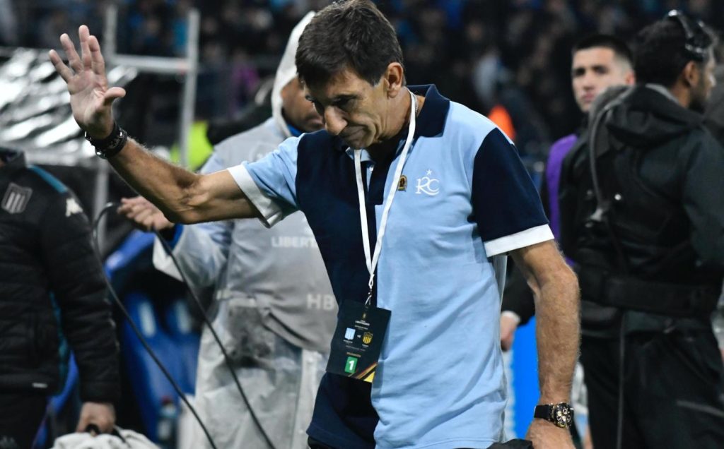 La AFA le bajó la sanción a Costas y podrá estar en el banco ante San Lorenzo