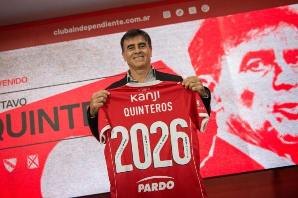 Quinteros firmó su contrato con Independiente
