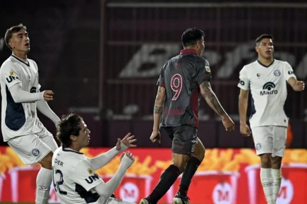 Lanús derrotó a Independiente Rivadavia y se afianza en puestos de Playoff