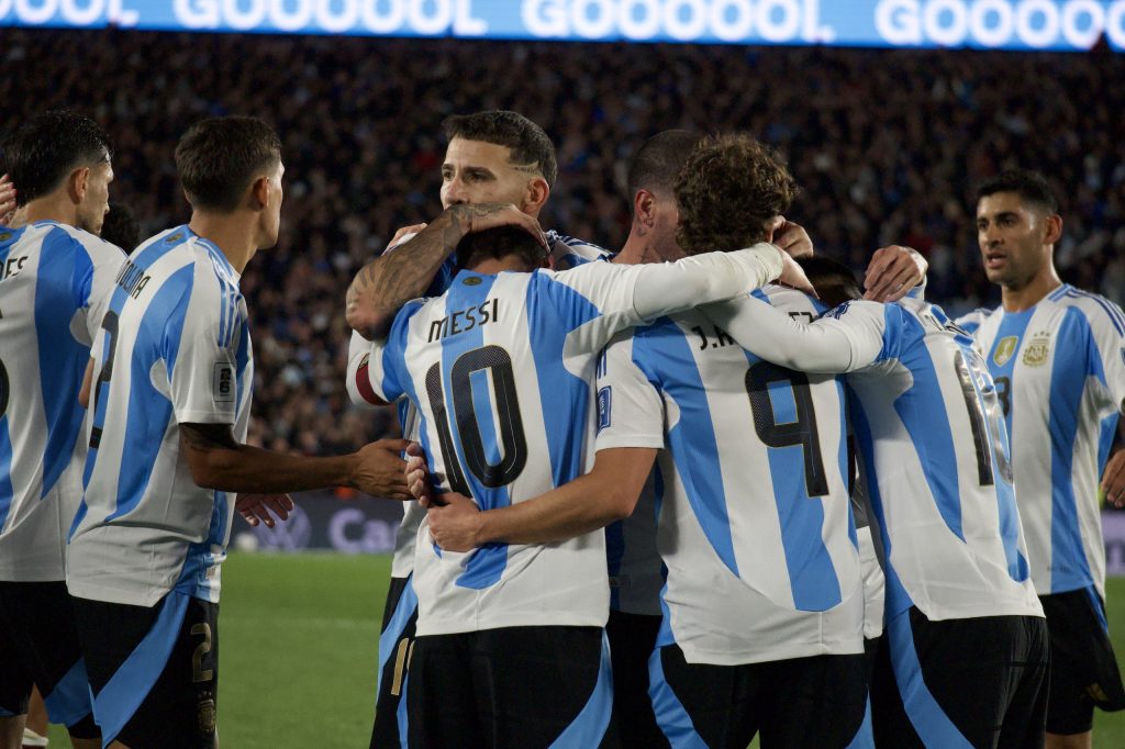 Con una gran actuación de Messi, Argentina goleó a Venezuela