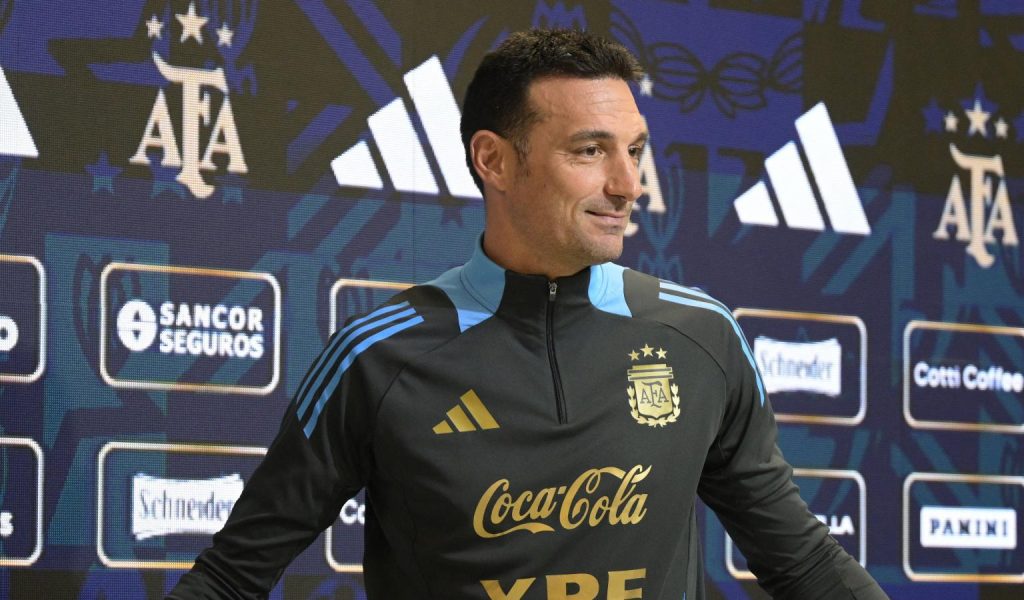 Scaloni confirmó que meterá mano en el equipo para visitar a Ecuador