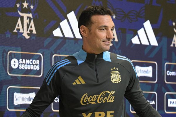 Scaloni confirmó que meterá mano en el equipo para visitar a Ecuador