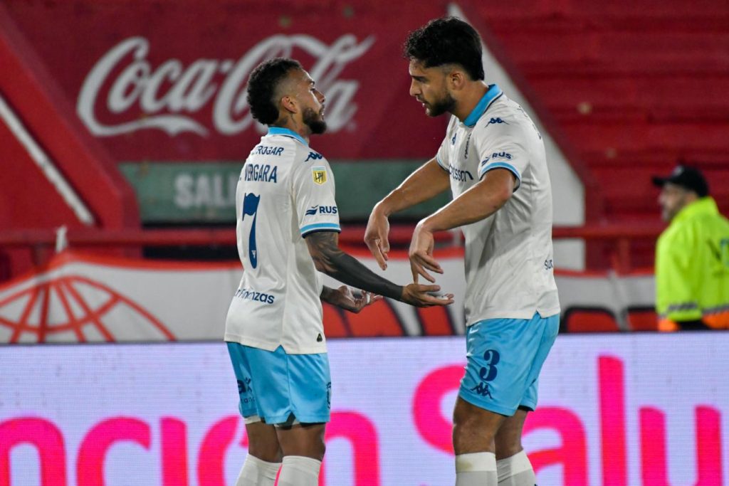 El Racing alternativo derrotó a Huracán y llega entonado a la revancha ante Vélez