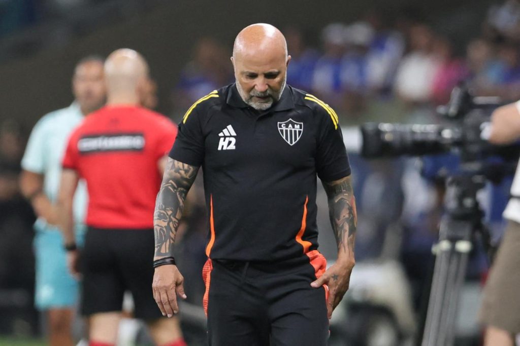 En el debut de Sampaoli, Atlético Mineiro perdió contra Cruzeiro y quedó afuera de la Copa de Brasil