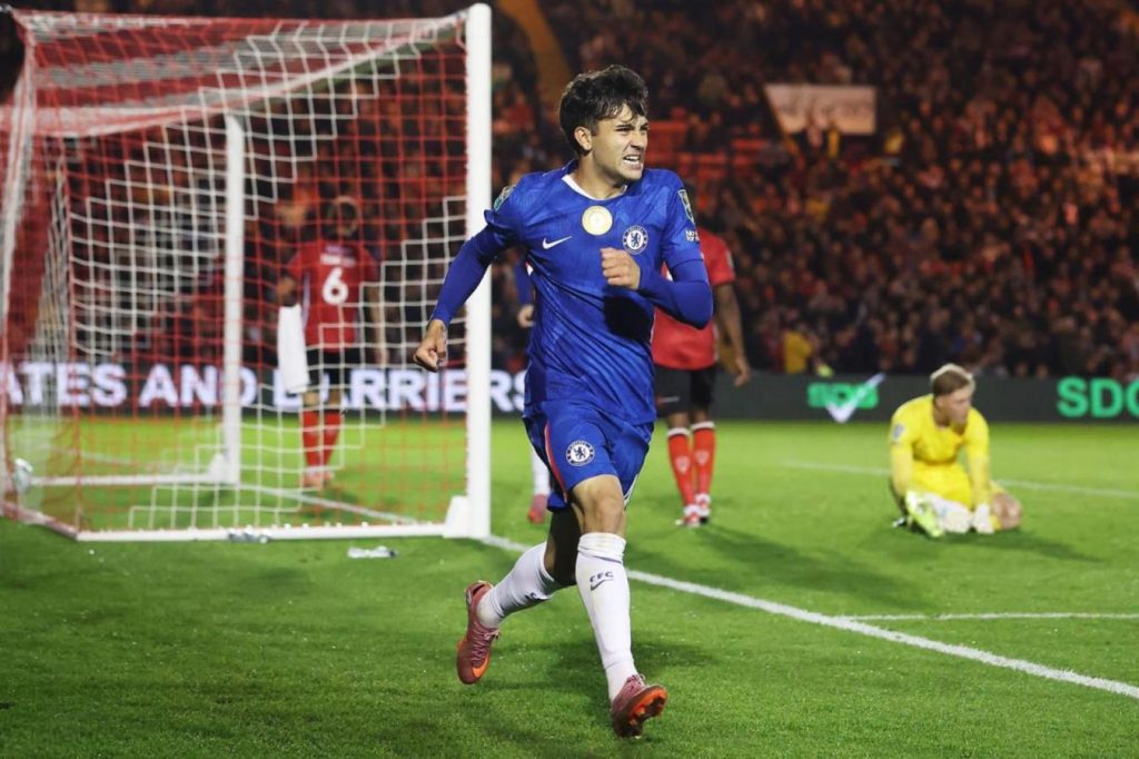 Con un gol de Buonanotte, Chelsea ganó y avanza en la Copa de la Liga