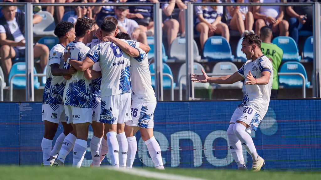 Sobre el final, Talleres derrotó a Gimnasia y le escapa al descenso
