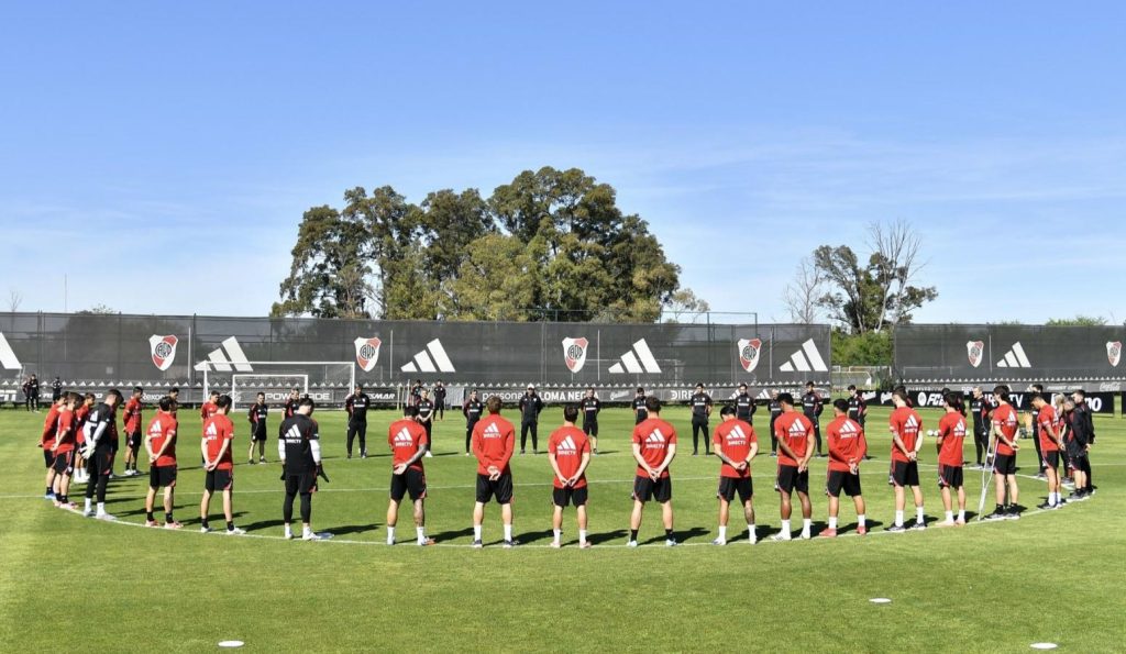 El emotivo homenaje de River por la muerte de Russo