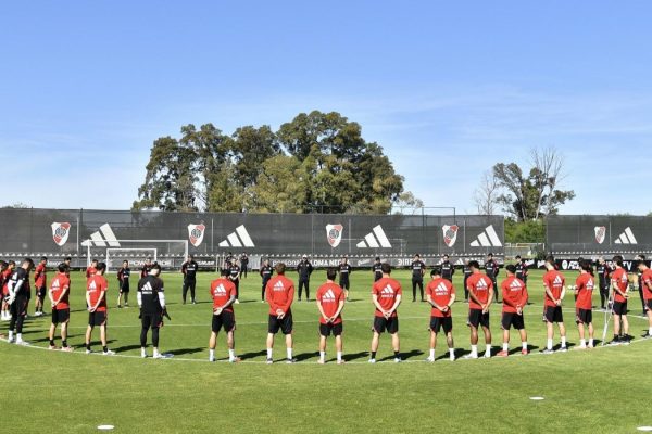 El emotivo homenaje de River por la muerte de Russo