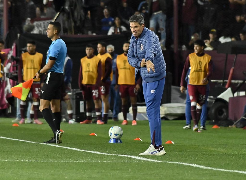 Pellegrino luego de la victoria de Lanús: “Tengo una satisfacción enorme”