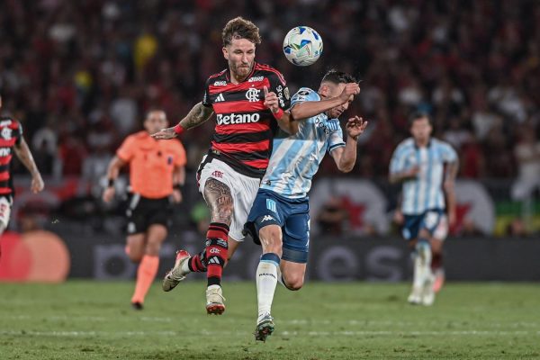 Con la obligación de ganar para meterse en la final, Racing recibe a Flamengo