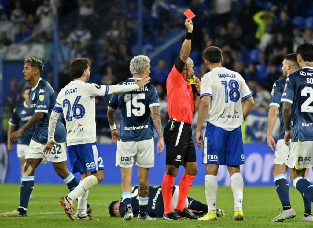 La conmebol hizo oficial los árbitros para las semifinales de la Libertadores y Sudamericana