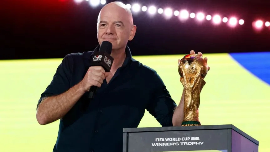 El presidente de la FIFA anunció que quiere cambiar la fecha de los Mundiales