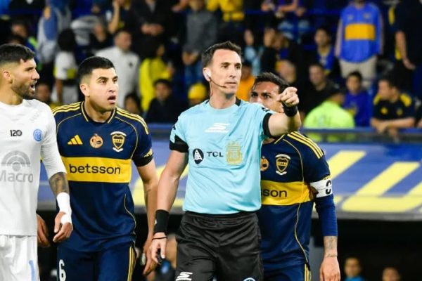 La bronca de Battaglia por el arbitraje frente a Belgrano: “Dovalo no dialoga