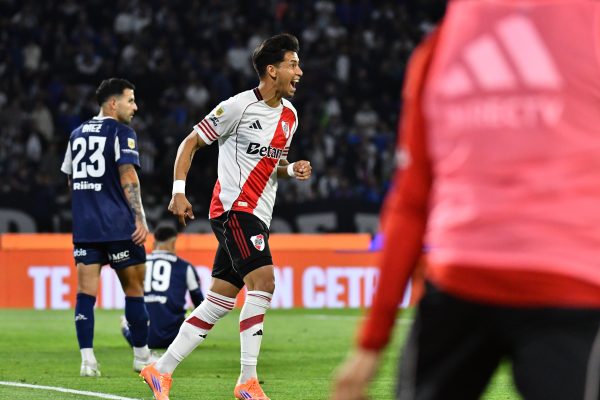River recuperó la sonrisa ante Talleres en Córdoba