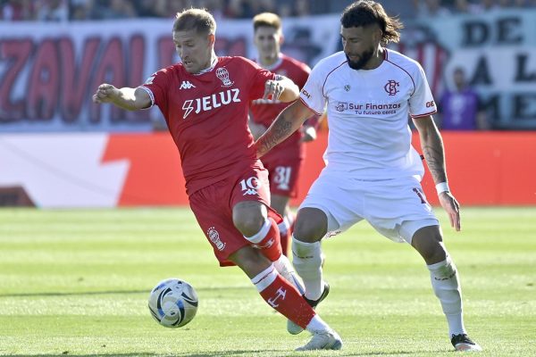 En un partido con polémica, Barracas Central empató ante Huracán