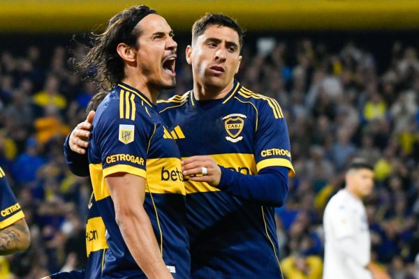 Luego de dos meses, Cavani volvió a jugar y además metió un gol